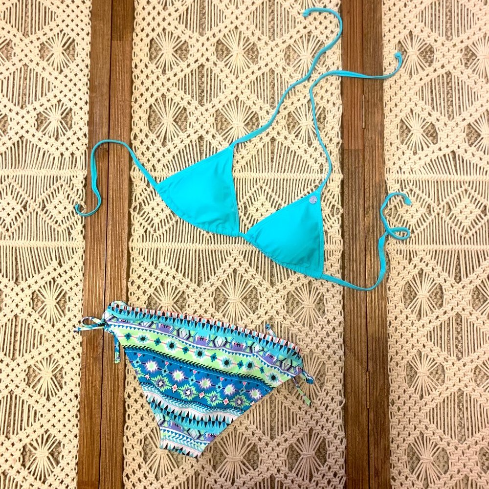 Bikini Bundle: 2 Tops, 3 Bottoms Size S/M